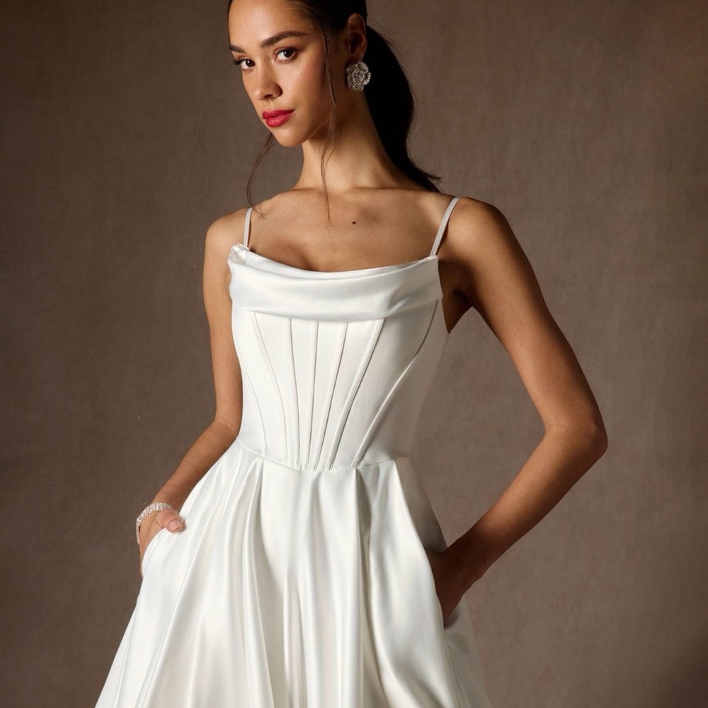 Azazie Katalina Ball Gown Strapless Wedding Dress NWT Size 14 - Picture 5 of 9